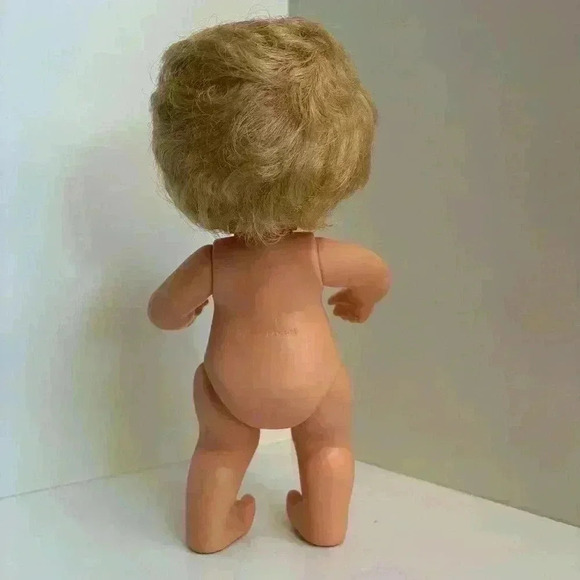 Vintage 60s made in Canada Regal Funny / Silly Face doll with outfit - Picture 5 of 7